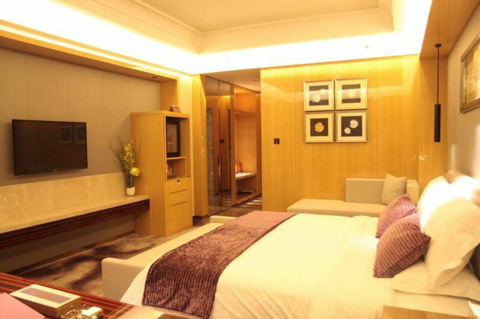 สวอนเลก รีครีเอชั่น โฮเต็ล ฝอซาน Hotel ภายนอก รูปภาพ