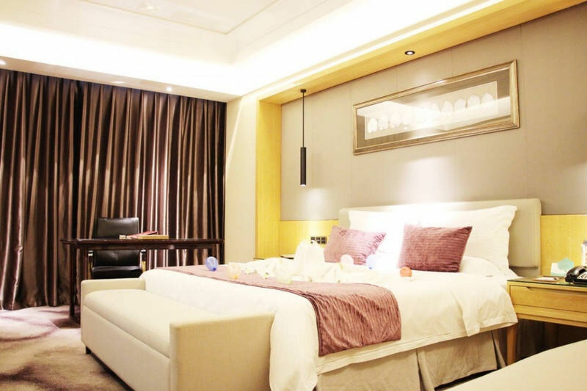 สวอนเลก รีครีเอชั่น โฮเต็ล ฝอซาน Hotel ภายนอก รูปภาพ