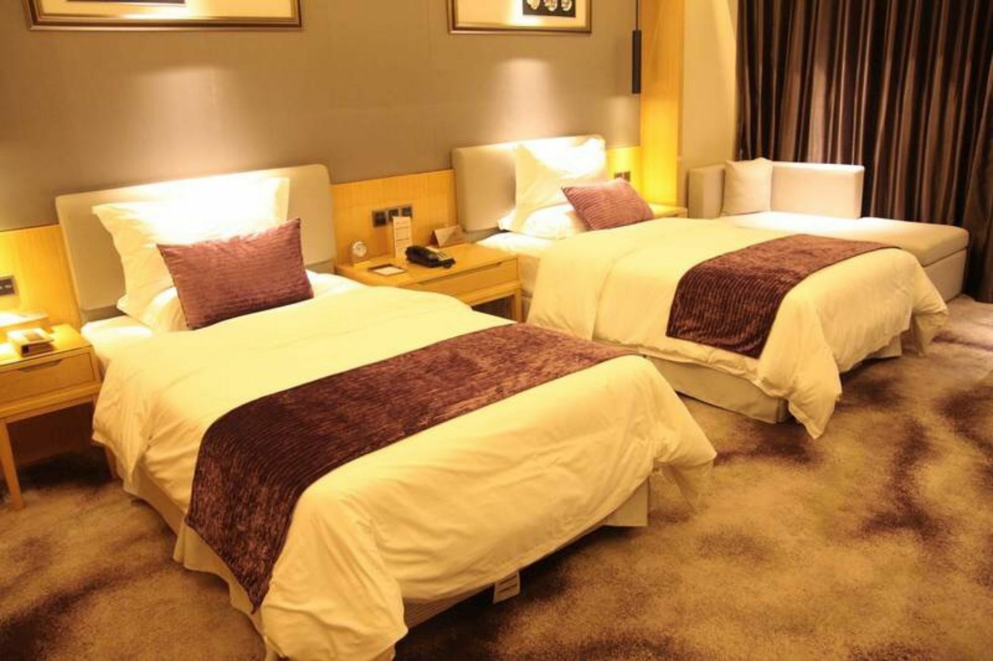 สวอนเลก รีครีเอชั่น โฮเต็ล ฝอซาน Hotel ภายนอก รูปภาพ